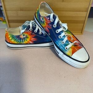Converse Chuck Taylor Tie Dye Low Top Sneakers Women’s 8 Men’s 6 Gently Used